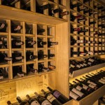reportaz fotograficzny w piwniczce z winami