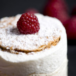 kremówka z malinami