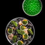 zdjęcia dań na czarnym tle